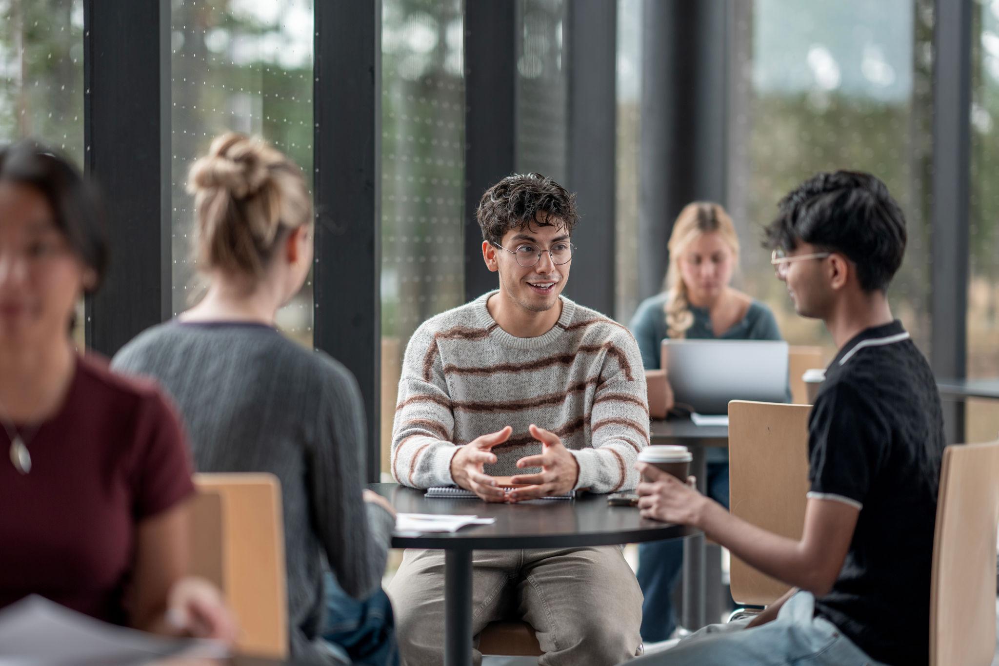 Read more about the article Internships That Actually Add Value (Not Just Stress)