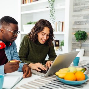 Read more about the article Remote Teams: Managing Productivity Without Pressure in 2026